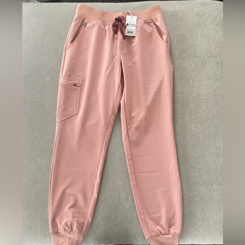 NWT Figs Women’s Pink Jogger Pants